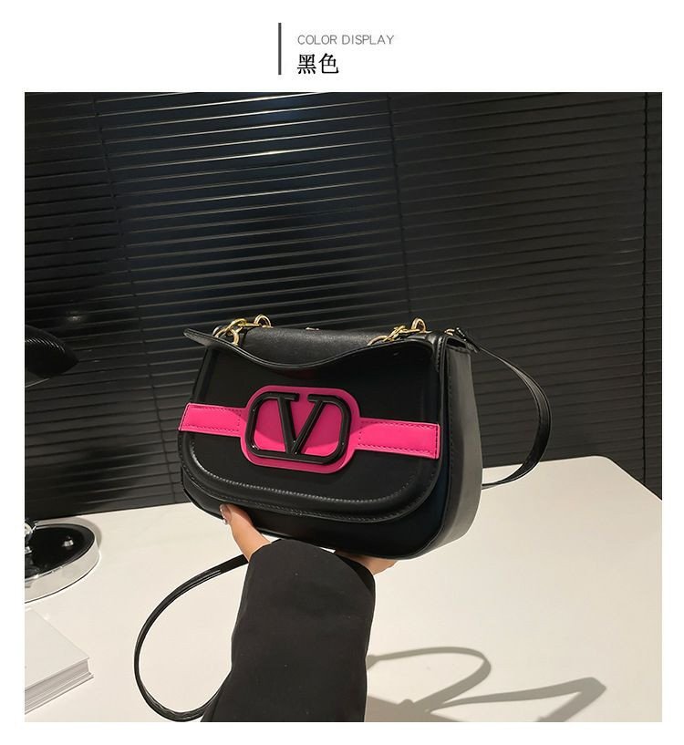 Sacs a main Kelly haut de gamme tendance collection de sacs à main pour femme inspirés du design Valentino Garavani VLogo, présentés dans un assortiment de coloris vifs et neutres