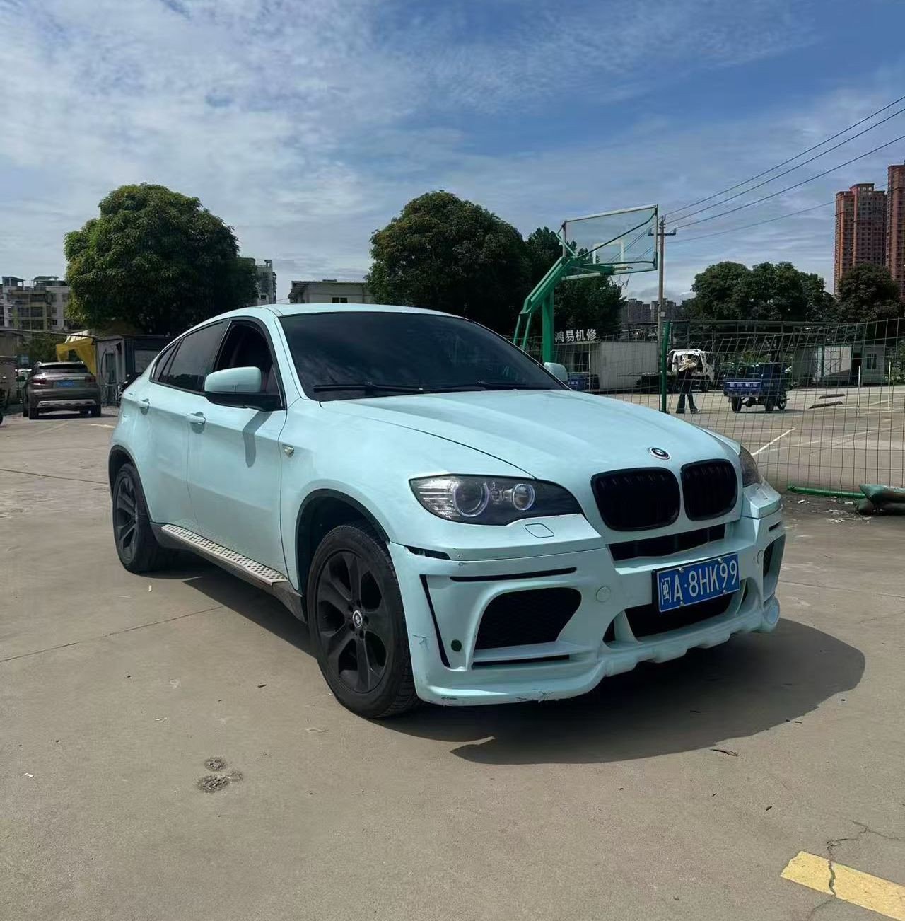 BMW X6 2009  finition haut de gamme, système de navigation grand écran avec embout d'échappement à sonorité réglable