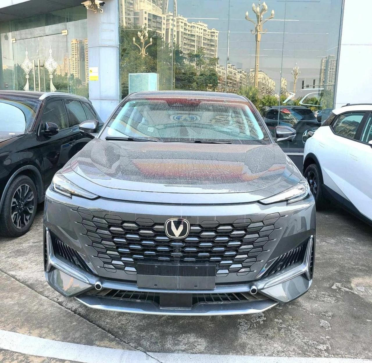 Changan modèle 2024 UNI-K 2.0T 2WD Édition Yue Shang Automatique tout comme neuf